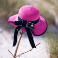 Summer hat with bee CZ22113 Art of Polo